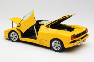Lamborghini Diablo Roadster Jaune AUTOart 1:18 70092 Métal — image 5 sur 8