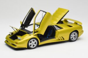 Lamborghini Diablo SE30 Anniversary Edition Jaune Spyder AUTOart 1:18 79157 Métal — image 2 sur 8