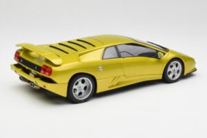 Lamborghini Diablo SE30 Anniversary Edition Jaune Spyder AUTOart 1:18 79157 Métal — image 3 sur 8