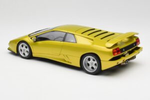 Lamborghini Diablo SE30 Anniversary Edition Jaune Spyder AUTOart 1:18 79157 Métal — image 7 sur 8
