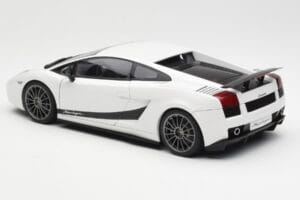 Lamborghini Gallardo Superleggera Monocerus Metallic Blanc AUTOart 1:18 74585 Métal — image 7 sur 8