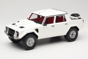 Lamborghini LM002 Blanc Kyosho 1:18 GTS18508W Résine
