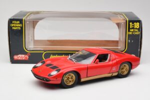 Lamborghini Miura Rouge Anson 1:18 30302 Métal — image 8 sur 8