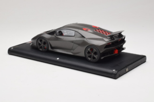 Lamborghini Sesto Elemento Matte Black MR Collection 1:18 LAMB054 Résine — image 5 sur 6