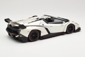 Lamborghini Veneno Roadster Blanc Avec Ligne Rouge Kyosho 1:18 C09502W Métal — image 2 sur 6