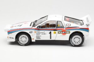 Lancia 037 Martini #1 W. Rohrl / C. Geistdorfer Winner Rally Monte Carlo 1983 Version de Nuit Kyosho 1:18 08306A Métal — image 4 sur 8