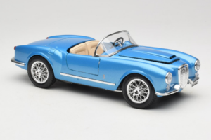 Lancia Aurelia B24 Spider Bleu Bburago 1:18 3010-M1 Métal — image 6 sur 8