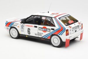 Lancia Delta HF 4WD #6 M. Biasion / T. Siviero Martini Rally Monte Carlo 1987 Kyosho 1:18 08960A Métal — image 7 sur 8