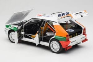 Lancia Delta HF Integrale Evo II Totip #5 A. Aghini / S. Farnocchia Rally Monte Carlo 1993 Kyosho 1:18 08348F Métal — image 5 sur 8