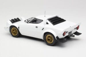 Lancia Stratos HF Stradale Blanc Minichamps 1:18 155741700 Métal — image 5 sur 6