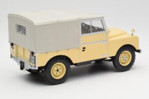 Land Rover 88 Series 1 Hard Top Beige Clair MCG 1:18 MCG18368 Métal — image 3 sur 6