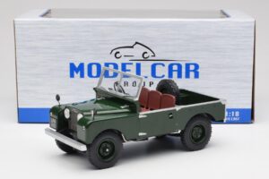 Land Rover 88 Series 1 Open Top Vert Foncé MCG 1:18 MCG18367 Métal — image 6 sur 6