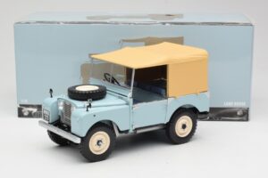 Land Rover 88 Series I RAF Blue Minichamps 1:18 150168908 Métal — image 8 sur 8