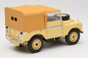 Land Rover 88 Series I RAF Beige Minichamps 1:18 150168911 Métal — image 3 sur 8