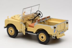 Land Rover 88 Series I RAF Beige Minichamps 1:18 150168911 Métal — image 5 sur 8