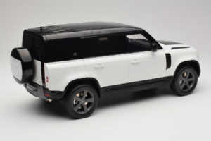 Land Rover Defender 110 L663 GT Spirit 1:12 GT554 Résine — image 2 sur 6