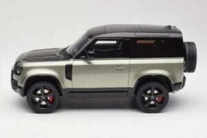 Land Rover Defender 90 HSE P400 L663 Pangea Green Metallic GT Spirit 1:18 GT517 Résine — image 3 sur 6