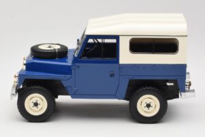 Land Rover Lightweight Series III Bleu Foncé BoS Models 1:18 BOS382 Résine — image 3 sur 6
