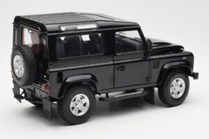 Land Rover Defender 90 Santorini Noir Métallisé Kyosho 1:18 08901BK Métal — image 3 sur 8