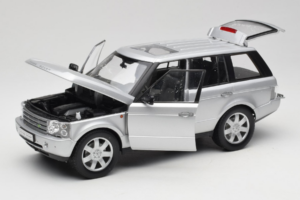 Land Rover Range Rover L322 Argent Welly 1:18 12536W Métal — image 2 sur 8