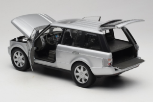 Land Rover Range Rover L322 Argent Welly 1:18 12536W Métal — image 5 sur 8
