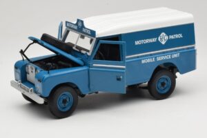 Land Rover Series III 109 Soft Top Motorway Patrol Bleu Eagles Race 1:18 4403 Métal — image 2 sur 8