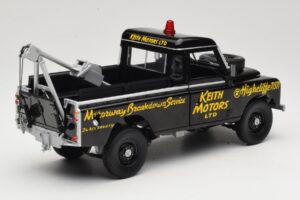 Land Rover Series III Véhicule de Récupération Noir Universal Hobbies 1:18 4411 Métal — image 3 sur 8