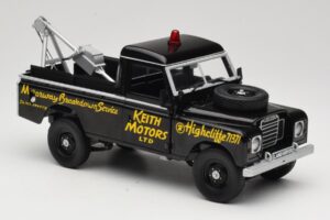 Land Rover Series III Véhicule de Récupération Noir Universal Hobbies 1:18 4411 Métal — image 6 sur 8