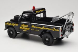 Land Rover Series III Véhicule de Récupération Noir Universal Hobbies 1:18 4411 Métal — image 7 sur 8