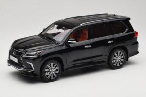 Lexus LX570 J200 Noir LCD 1:18 LCD18010-BL Métal