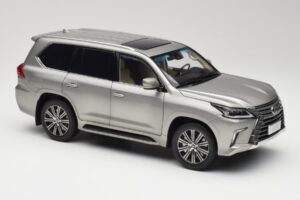 Lexus LX570 Sonic Titane Kyosho 1:18 08955T Métal — image 6 sur 8