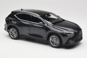 Lexus NX450h+ AZ20 Noir Kyosho 1:18 08968GBK Résine — image 6 sur 8