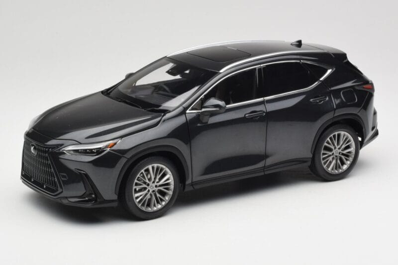 Lexus NX450h+ AZ20 Noir Kyosho 1:18 08968GBK Résine
