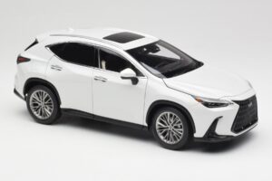 Lexus NX450h+ AZ20 Blanc Kyosho 1:18 08968Q Résine — image 6 sur 8