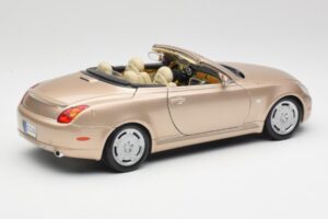Lexus SC430 Beige Maisto 1:18 31629 Métal — image 3 sur 8
