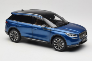 Lincoln Corsair Bleu OEM 1:18 LINCOLN001 Métal — image 6 sur 8