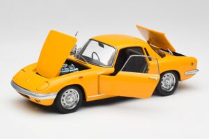 Lotus Elan S/E Racing Jaune AUTOart 1:18 75352 Métal — image 2 sur 8