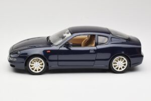 Maserati 3200 GT Noir Bburago 1:18 3371 Métal — image 4 sur 8