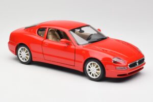 Maserati 3200 GT Rouge Bburago 1:18 3341 Métal — image 6 sur 8