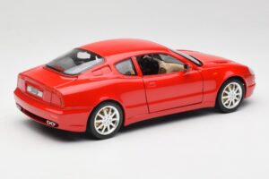Maserati 3200 GT Rosso Mondiale Bburago 1:18 3341-M1 Métal — image 3 sur 8