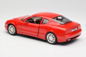 Maserati 3200 GT Rosso Mondiale Bburago 1:18 3341-M1 Métal — image 7 sur 8
