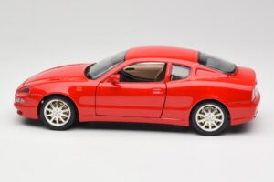 Maserati 3200 GT Rouge Collection Spéciale Bburago 1:18 30071 Métal — image 4 sur 8