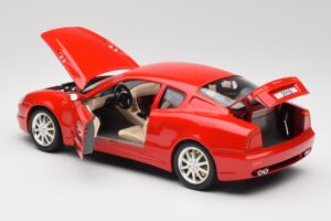 Maserati 3200 GT Rouge Collection Spéciale Bburago 1:18 30071 Métal — image 5 sur 8