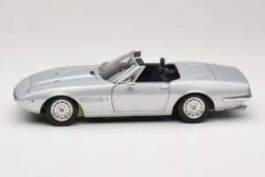 Maserati Ghibli Spyder Argent Minichamps 1:18 100122330 Métal — image 4 sur 7