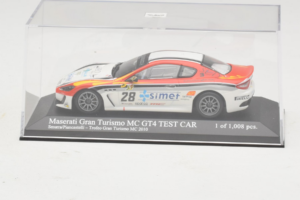 Maserati GranTurismo MC GT4 #28 Smurra / Piancastelli Maserati MC 2010 Minichamps 1:43 400101228 Métal — image 4 sur 5