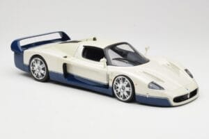 Maserati MC12 Blanc Bleu Hot Wheels 1:18 G7158 Métal — image 6 sur 8