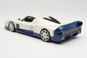 Maserati MC12 Blanc Bleu Hot Wheels 1:18 G7158 Métal — image 7 sur 8