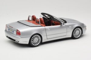 Maserati Spyder Argent Maisto 1:18 31667 Métal — image 3 sur 8