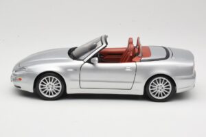 Maserati Spyder Argent Maisto 1:18 31667 Métal — image 4 sur 8
