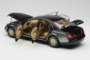 Maybach 57 SWB Caspian Black Himalayas Grey AUTOart 1:18 76151 Métal — image 5 sur 9